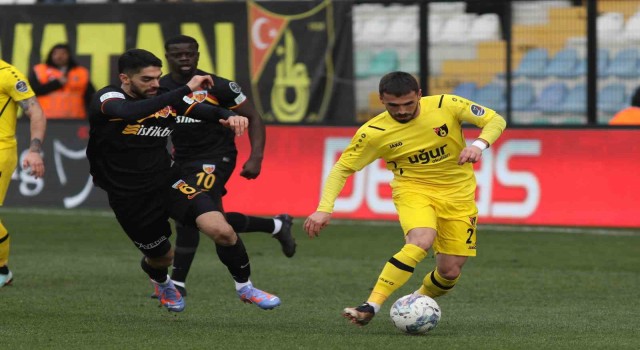 Spor Toto Süper Lig: İstanbulspor: 2 - Kayserispor: 1 (İlk yarı)