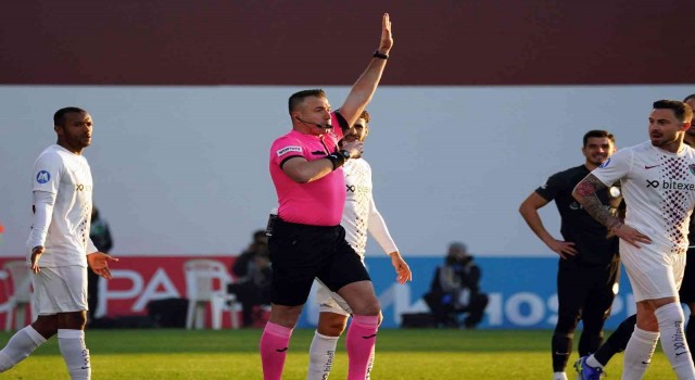 Spor Toto Süper Lig: Ümraniyespor: 1 - Hatayspor: 1 (İlk yarı)