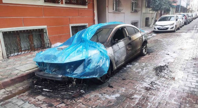 Sultangazide cezaevinden çıkan adam, komşusunun aracını yaktı