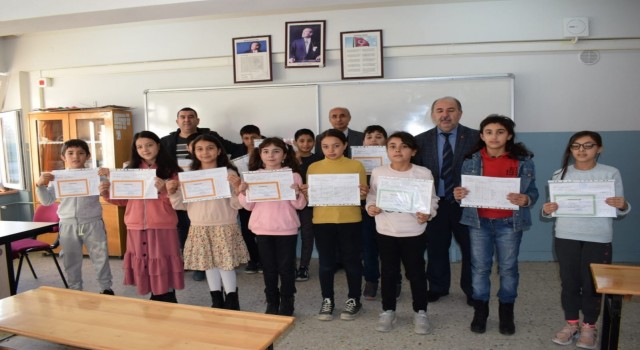 Sungurluda 7 bin 491 öğrenci karne aldı