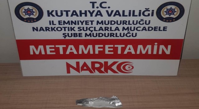 Şüpheli şahsın üzerinde uyuşturucu ele geçirildi