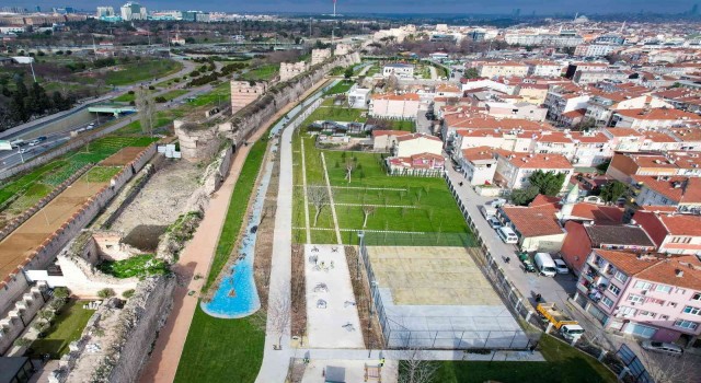 Surlar içinde yapılan tek millet bahçesinin 1. etabı tamamlanıyor