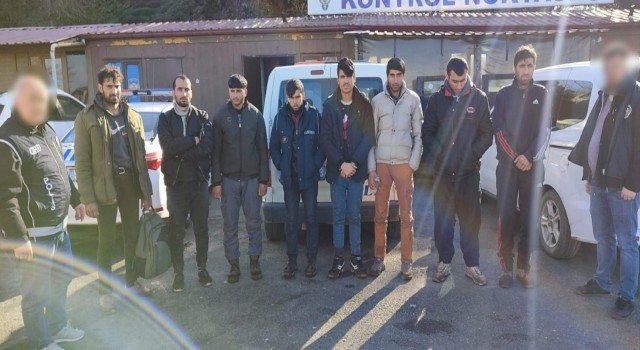 Taksiden 8 kaçak göçmen çıktı