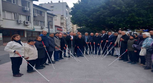 Tarsusta farkındalık için Beyaz Baston ile yürüdüler