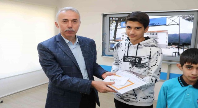 Taşovada 3 bin 950 öğrenci karne aldı