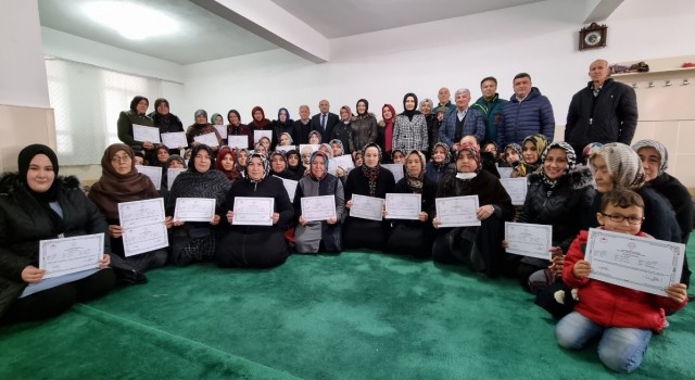 Tavşanlıda 75 kadın çiftçiye süt sığır yetiştiriciliği sertifikası