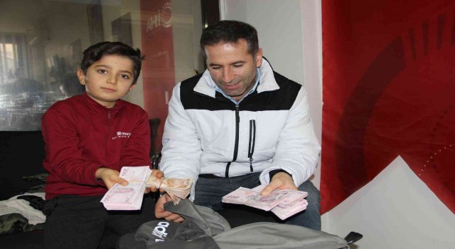 Televizyonda izlerken inanamadığı olay başına geldi