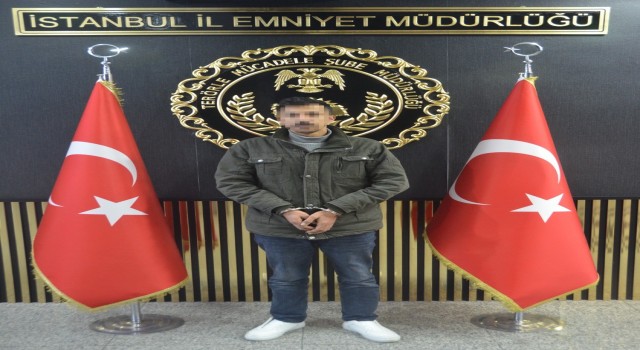 Terör örgütü PKKnın elebaşı Öcalanın pankartını asan 2 şüpheli yakalandı