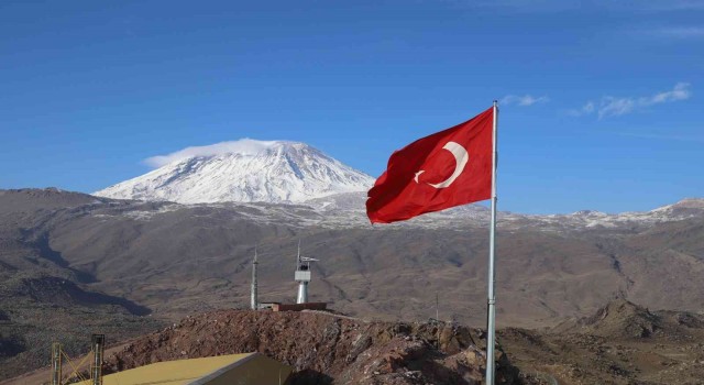 Terörden arındırılan Ağrı Dağının eteğine kurulan üs bölgesi ile çevrenin güvenliği sağlanacak