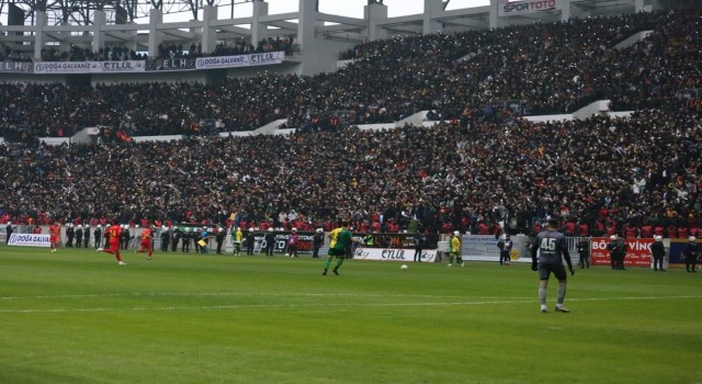 TFF 2. Lig ve BALda mücadele eden Diyarbakır takımları 3 puana 1 golle uzandı