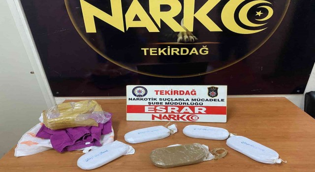 Ticari takside 1 kilo esrar ele geçirildi