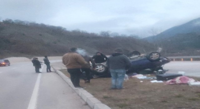 Tokatta, otomobil devrildi: 4 yaralı