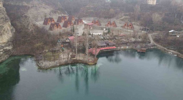 Tortum Şelalesi ve Yedi Göllerin kar yağışı altında muhteşem dron görüntüsü