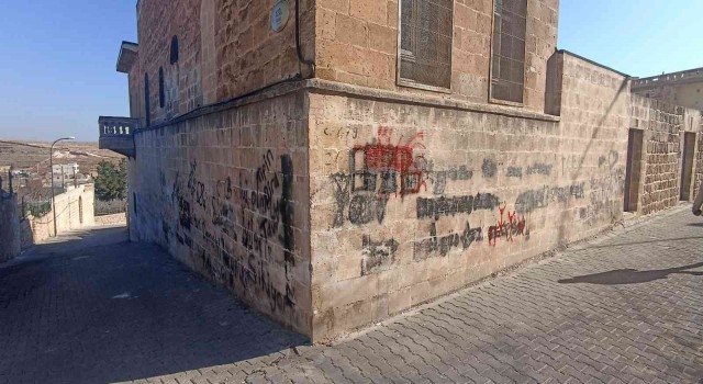 Turizm ilçesi Midyatta duvar yazıları ve düzensiz çevre dikkat çekiyor