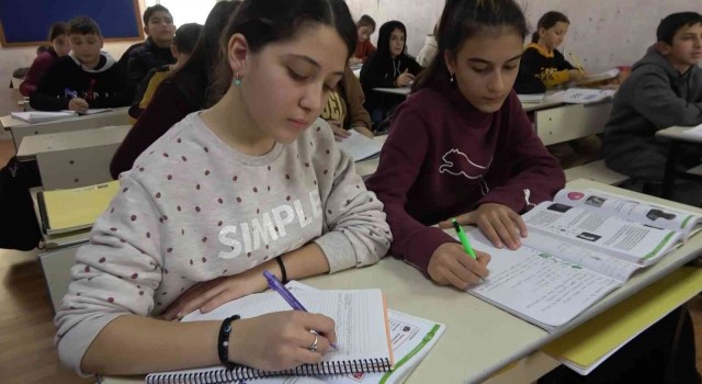 Türkiyede eğitim gören Ahıska Türkü öğrencinin büyüyünce yapmak istediği meslek duygulandırdı