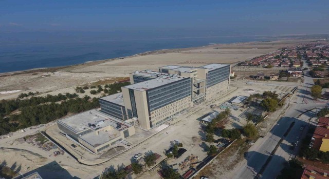 Türkiyenin ilk göl manzaralı devlet hastanesi yüzde 90 oranında tamamlandı