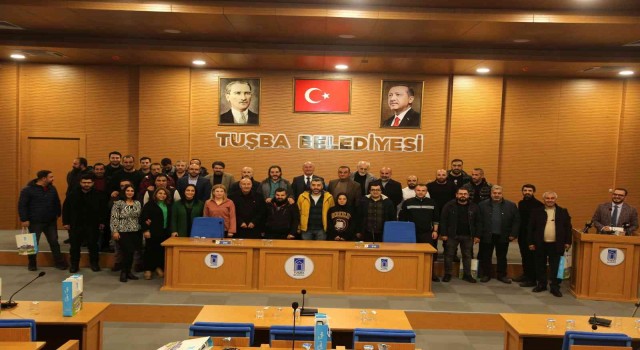 Tuşba Belediyesi Başkanı Akman, gazetecilerle bir araya geldi