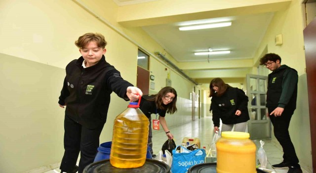 Tuzlalı liseliler 4 haftada 31 bin 500 kilo atık topladılar