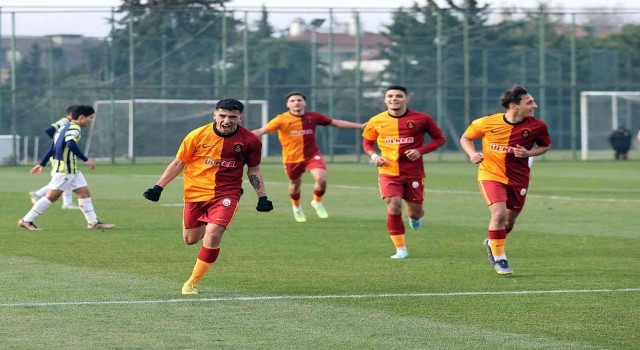 U19da Galatasaray, Fenerbahçeyi 4-0 mağlup etti