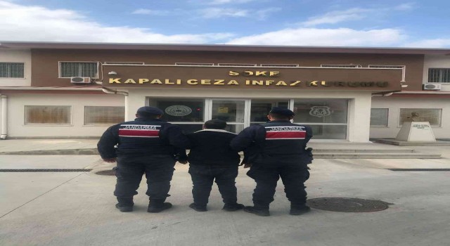 Üç farklı suçtan aranan şahıs Sökede yakalandı