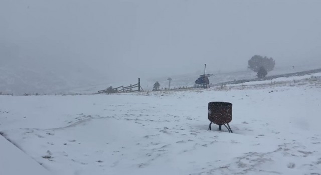 Uludağda kar yağışı başladı