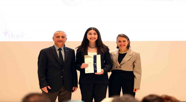 Uluslararası Gençlik Ödül Programına katılan 450 genç sertifikalarını aldı