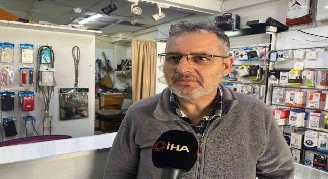 Ümraniyede çocuk hırsızın telefon çaldığı anlar kameraya yansıdı