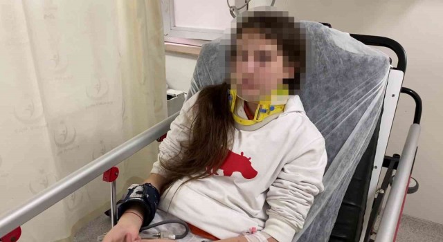 Ümraniyede ortaokul öğrencisi kız, okuldaki öğrenciler tarafından darbedildi