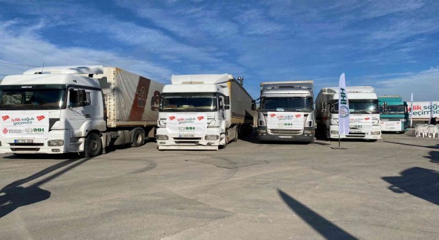 Ümraniyeden Suriyeye 15 tır insani yardım gönderildi