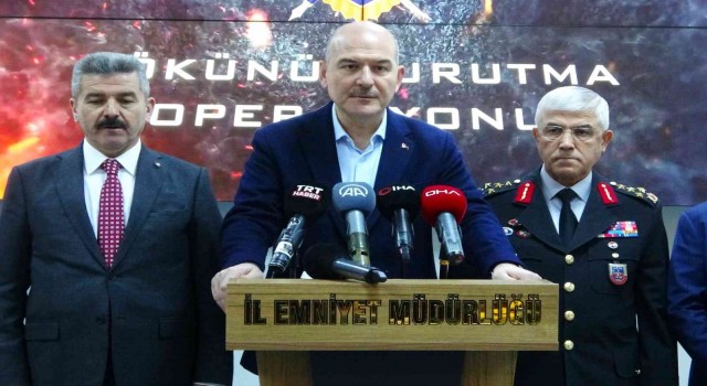 Uşakta 120 kişinin gözaltına alındığı Kökünü Kurutma Operasyonunu Bakan Soylu yönetti