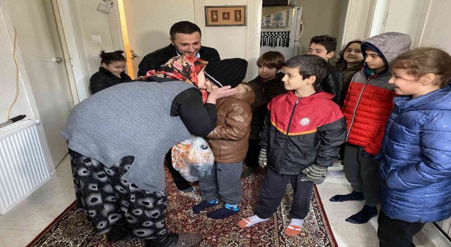 Üsküdarda çocukların kumbara paraları ihtiyaç sahiplerine yardım oldu