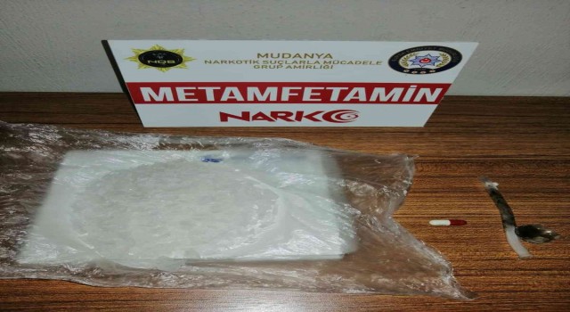 Uyuşturucu tacirini yarası ele verdi