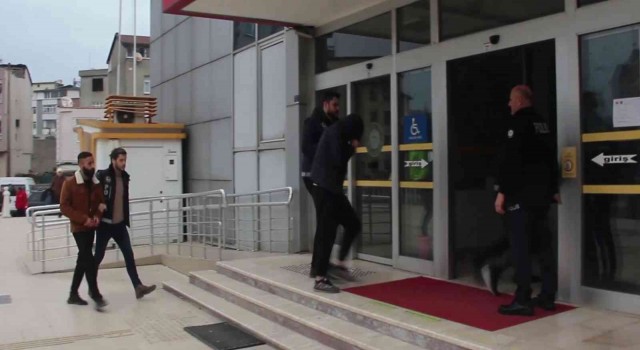 Uyuşturucu transferi yaparken Ünyede yakalandılar