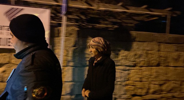 Uzaklaştırması bulunan şahıs eşi ve çocuğu içeride olduğu sırada evini ateşe verdi