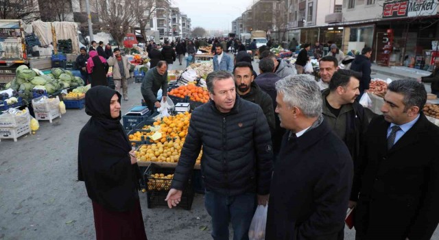 Vali Makas, Salı pazarını gezdi