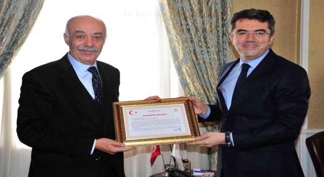 Vali Memişten Yücelike teşekkür belgesi