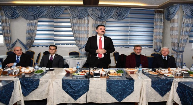Vali Tekbıyıkoğlu: Demokraside basının yeri çok önemli