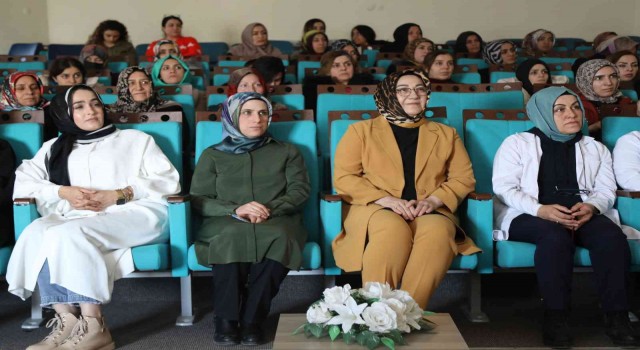 Vanda kadınlara internet ve teknoloji bağımlılığı semineri verildi
