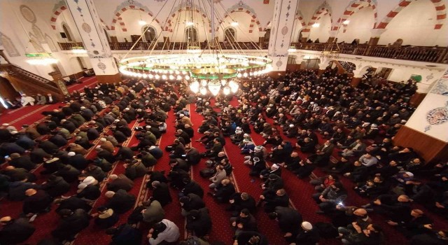 Vanda Kuran sedası yankılandı