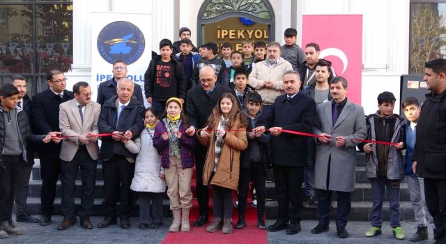 Vanda merakla beklenen bilim şenliği başladı