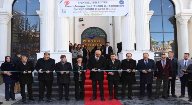 Vanda, ‘Unutulmaya yüz tutan el sanatları İpekyolunda hayat buldu sergisi