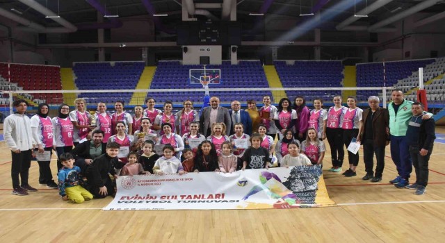 Voleybol turnuvasının şampiyonu Rüya Takımı