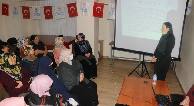 Yalova Belediyesinden aile içi iletişim semineri