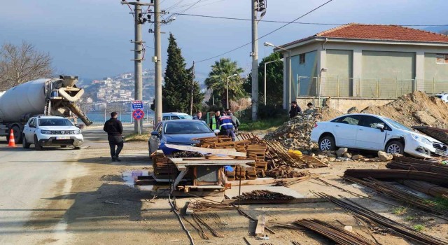 Yalova Esenköyde cip ile otomobil çarpıştı