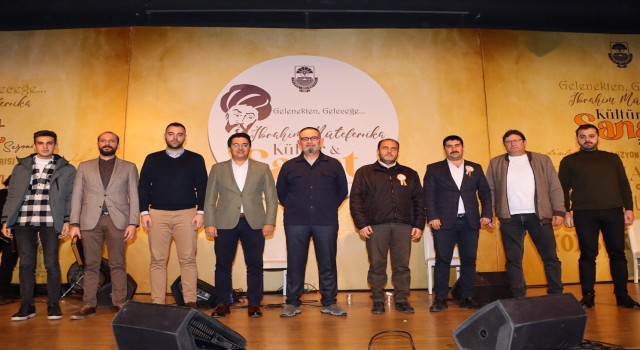 Yalovada İbrahim Sadri sunumuyla Arif Nihat Asya anıldı