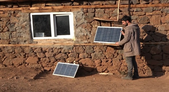 Yaylada güneş enerjisiyle aydınlanıyorlar