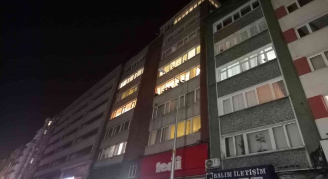 Yeni yılı tencere ve tava çalarak karşıladılar