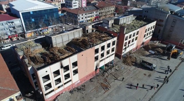 Yenişehir Esnaflar Çarşısında yıkım işlemleri devam ediyor