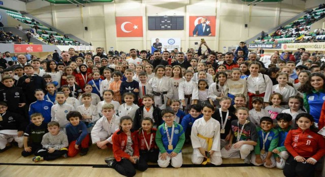 Yıldırımda karate rüzgârı