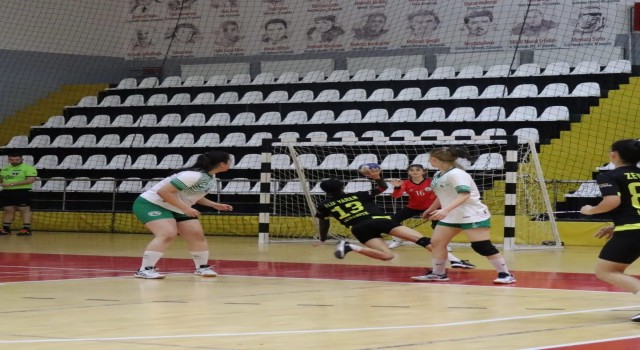 Yıldız Kızlar hentbol yarı final hentbol müsabakaları Elazığda başladı
